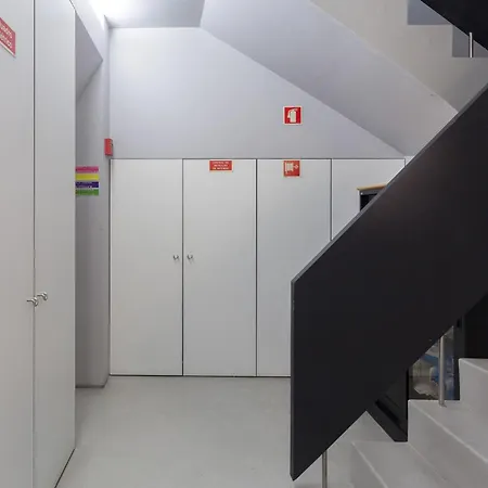 Apartamento QP Verde Modern Central 3 mins Metro Trindade Oporto