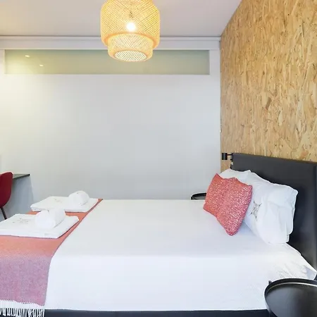 QP Verde Modern Central 3 mins Metro Trindade Apartamento Oporto