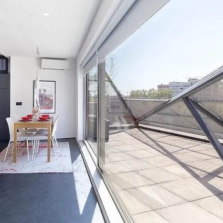 Apartamento QP Verde Modern Central 3 mins Metro Trindade Oporto