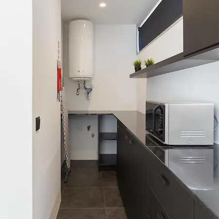 QP Verde Modern Central 3 mins Metro Trindade Apartamento *