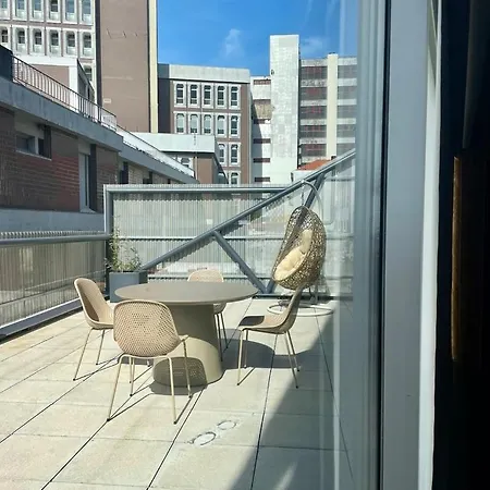 Apartamento QP Verde Modern Central 3 mins Metro Trindade *