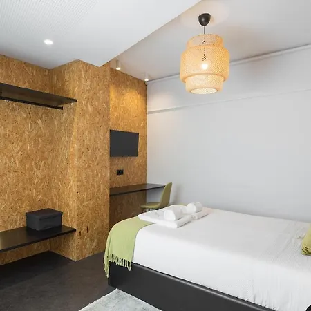 QP Verde Modern Central 3 mins Metro Trindade Apartamento