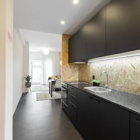 QP Verde Modern Central 3 mins Metro Trindade Apartamento *