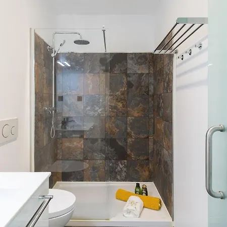 Apartamento QP Verde Modern Central 3 mins Metro Trindade *