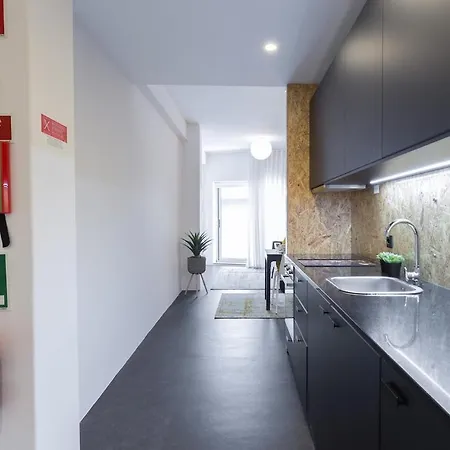 QP Verde Modern Central 3 mins Metro Trindade *